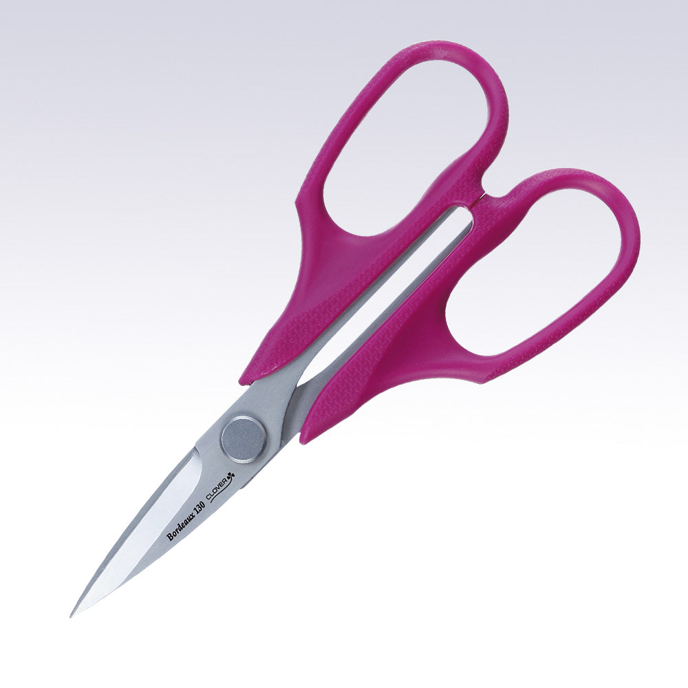 Clover Bordeaux Patchwork Scissors <130>